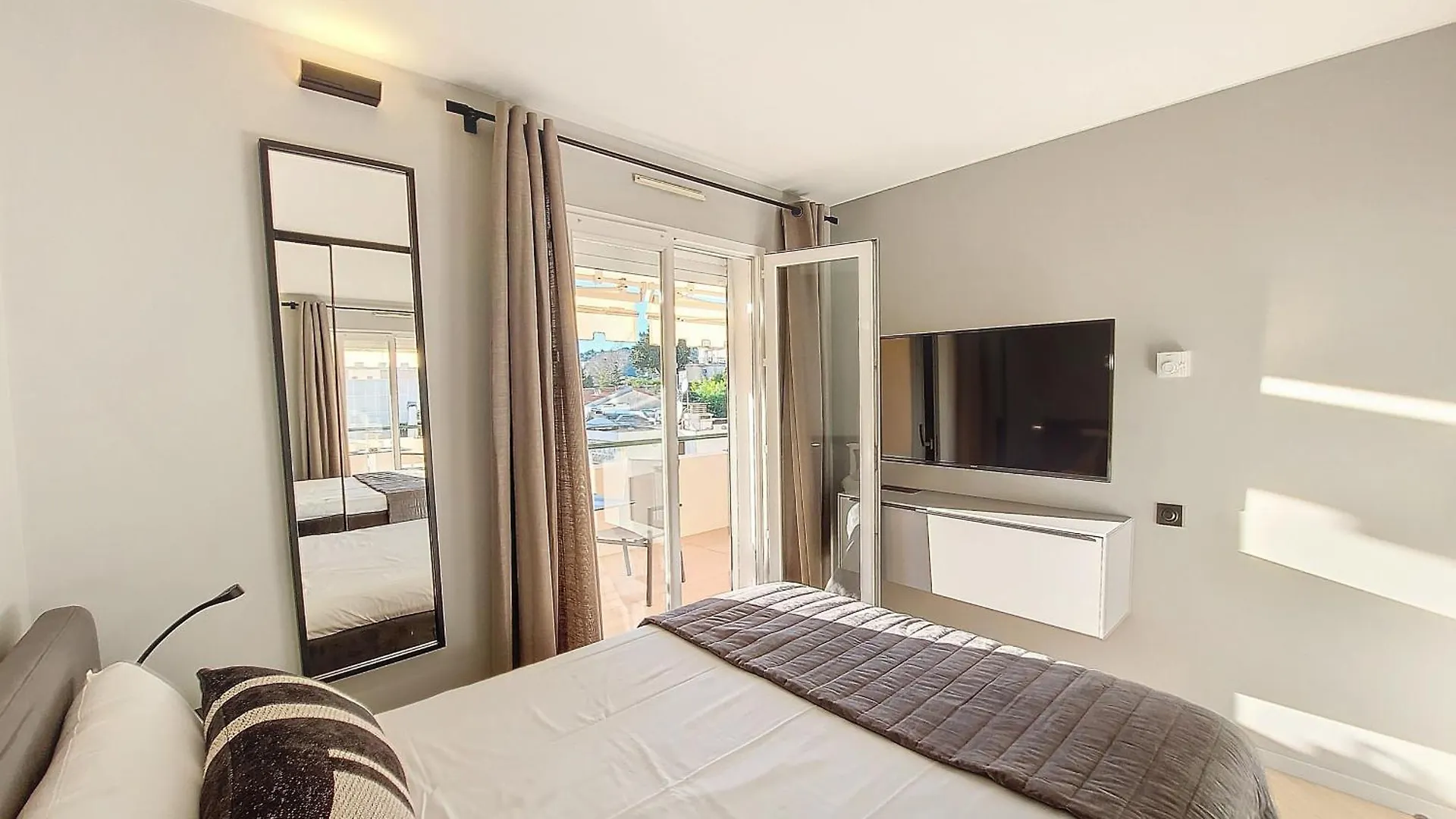 Nestor&Jeeves -Perle Doree - Terrace - Design Nice