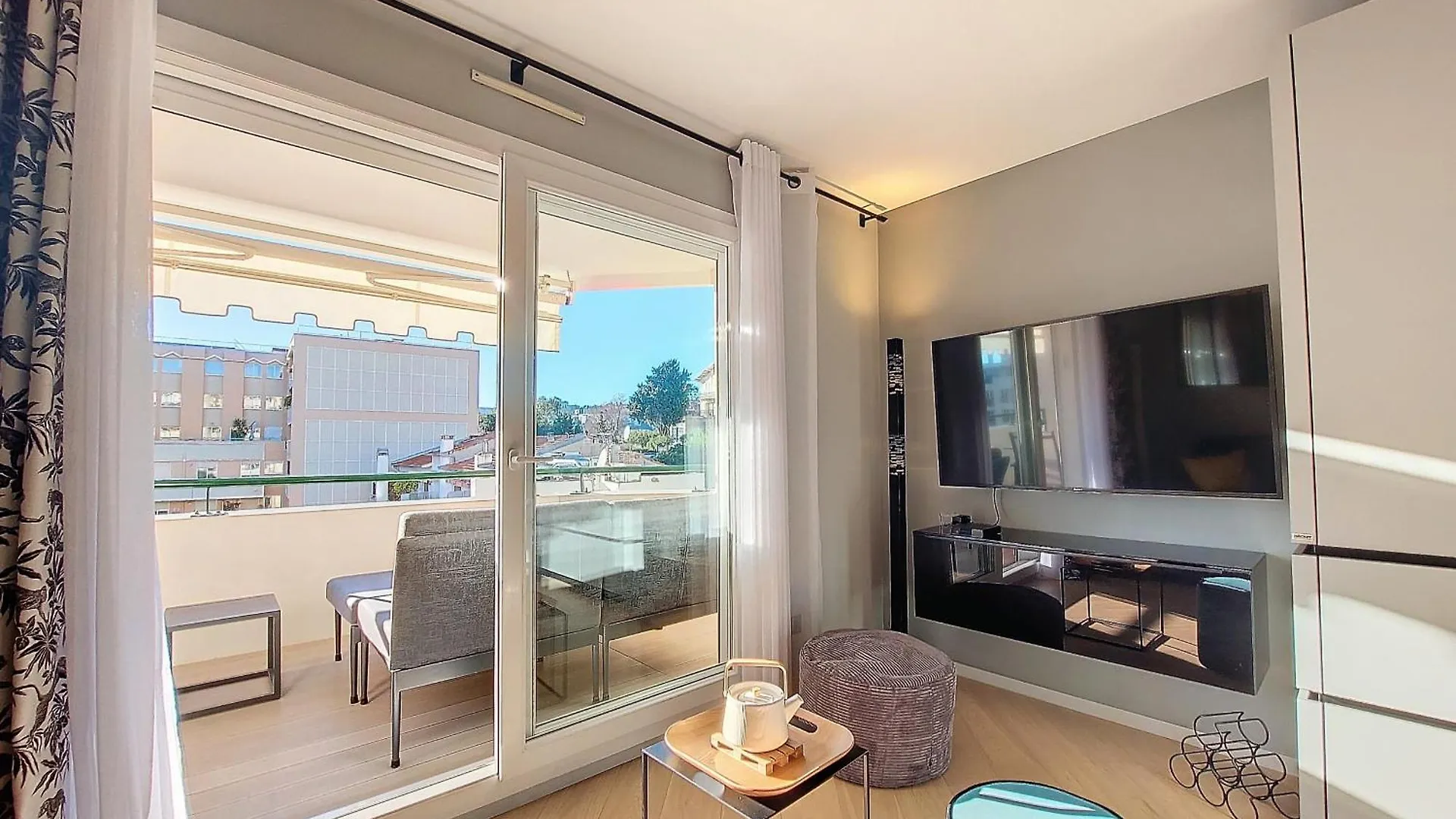 Nestor&Jeeves -Perle Doree - Terrace - Design Nice 0*,  France